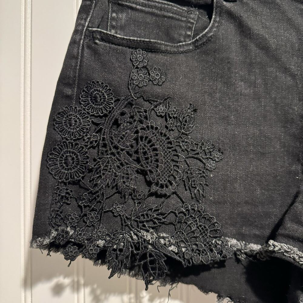 American Eagle High Rise Shortie Denim Shorts Black Lace Size 12 - Picture 2 of 6